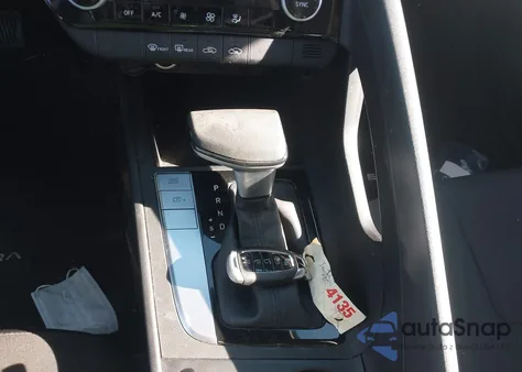 2022 Hyundai Elantra Sel z USA, uszkodzony, nr VIN KMHLM4AG7NU255101